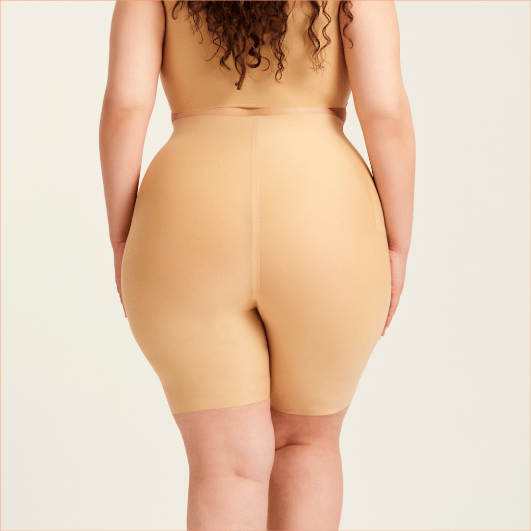 ooia Shape Short von hinten
