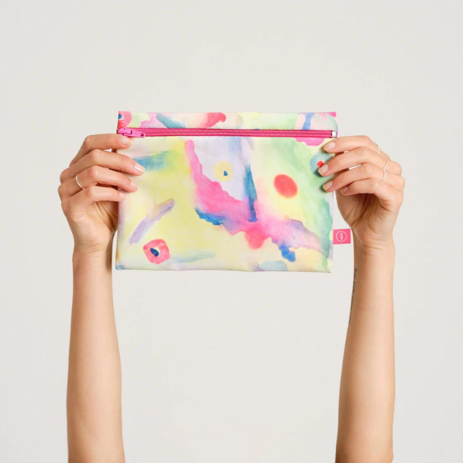 Ooia Wetbag Edition 23/24 – praktische, wasserabweisende Tasche zum Transport von Periodenunterwäsche und mehr.