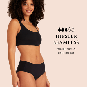 Periodenunterwäsche von ooia in Schwarz, auslaufsicherer Hipster Seamless als Teil des Seamless Sport Set für einen hauchzarten & unsichtbaren Komfort während des Sports.