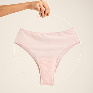 Detailansicht des Materials der ooia Periodenunterwäsche Highwaist Cheeky Mesh powder rose, Freisteller