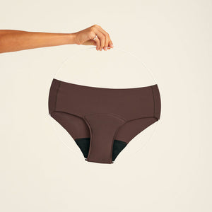 nahtlose ooia Periodenunterwäsche Hipster Seamless Extra Strong in Cocoa, Freisteller