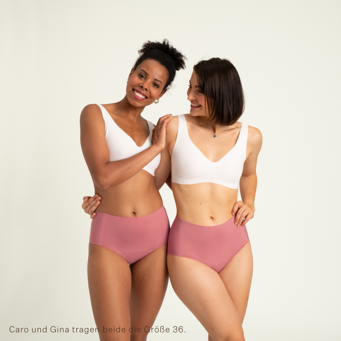 Zwei Models tragen ooia Highwaist Seamless in Dusky Pink – nahtlose Periodenunterwäsche mit hohem Bund