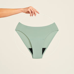 ooia Periodenslip Seamless in sage mit nahtlosem Design, Freisteller