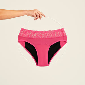 ooia Slip Extra Strong in hot pink mit Spitze am Bund – Periodenunterwäsche für starke Tage, Freisteller
