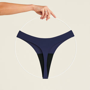 ooia Periodenunterwäsche String Seamless in midnight mit leichter Saugstärke, Freisteller