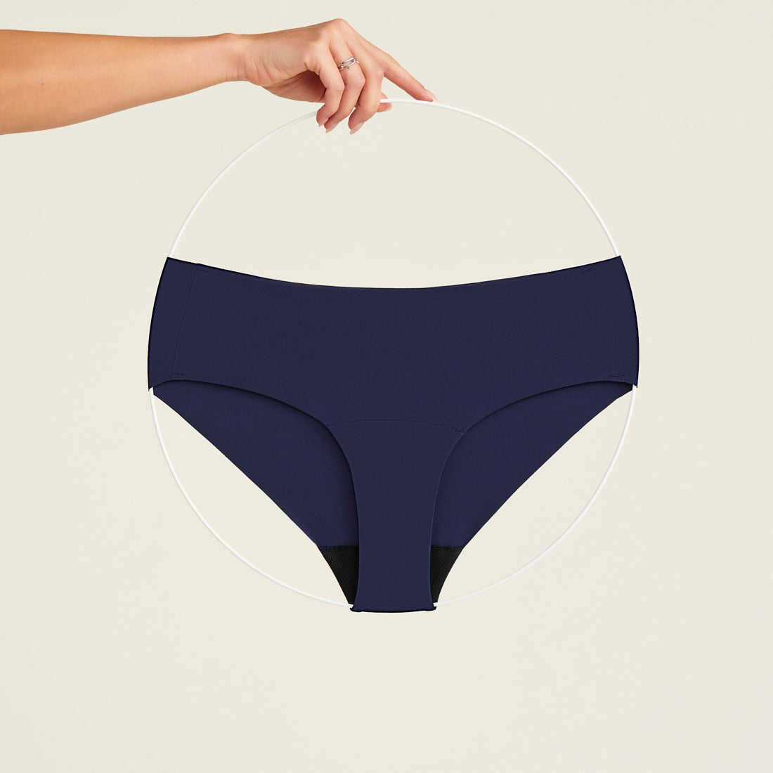 ooia Everyday Hipster Seamless in Midnight – Unterwäsche ersetzt Slipeinlage, Freisteller