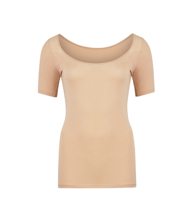 beiges funktionales Unterhemd mit Membran im Achselbereich um Schweißflecken zu verhindern