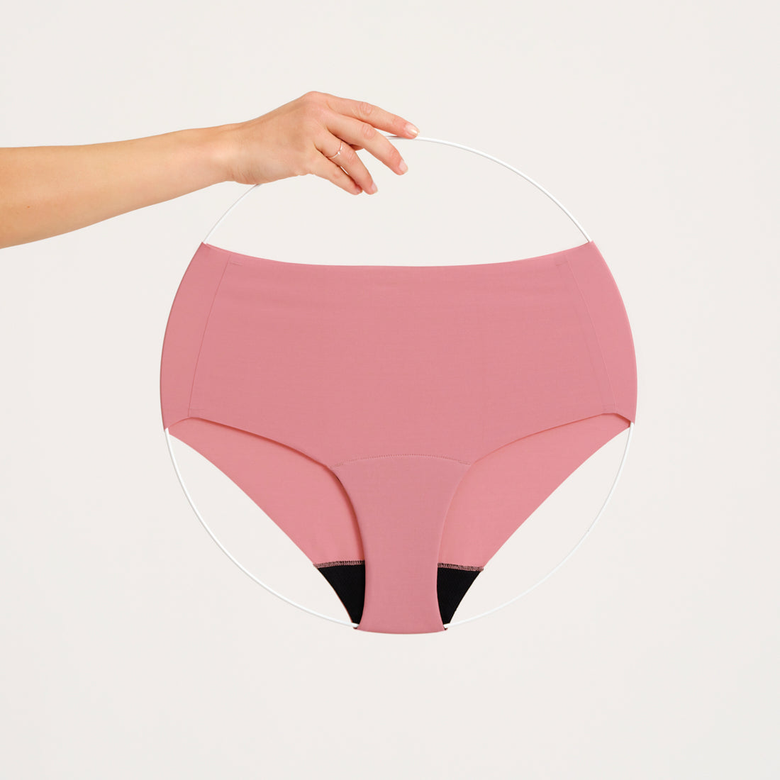 ooia everyday Highwaist Seamless in Dusky Pink – nahtlose Unterwäsche mit hohem Bund, die Slipeinlagen ersetzt. Freisteller.