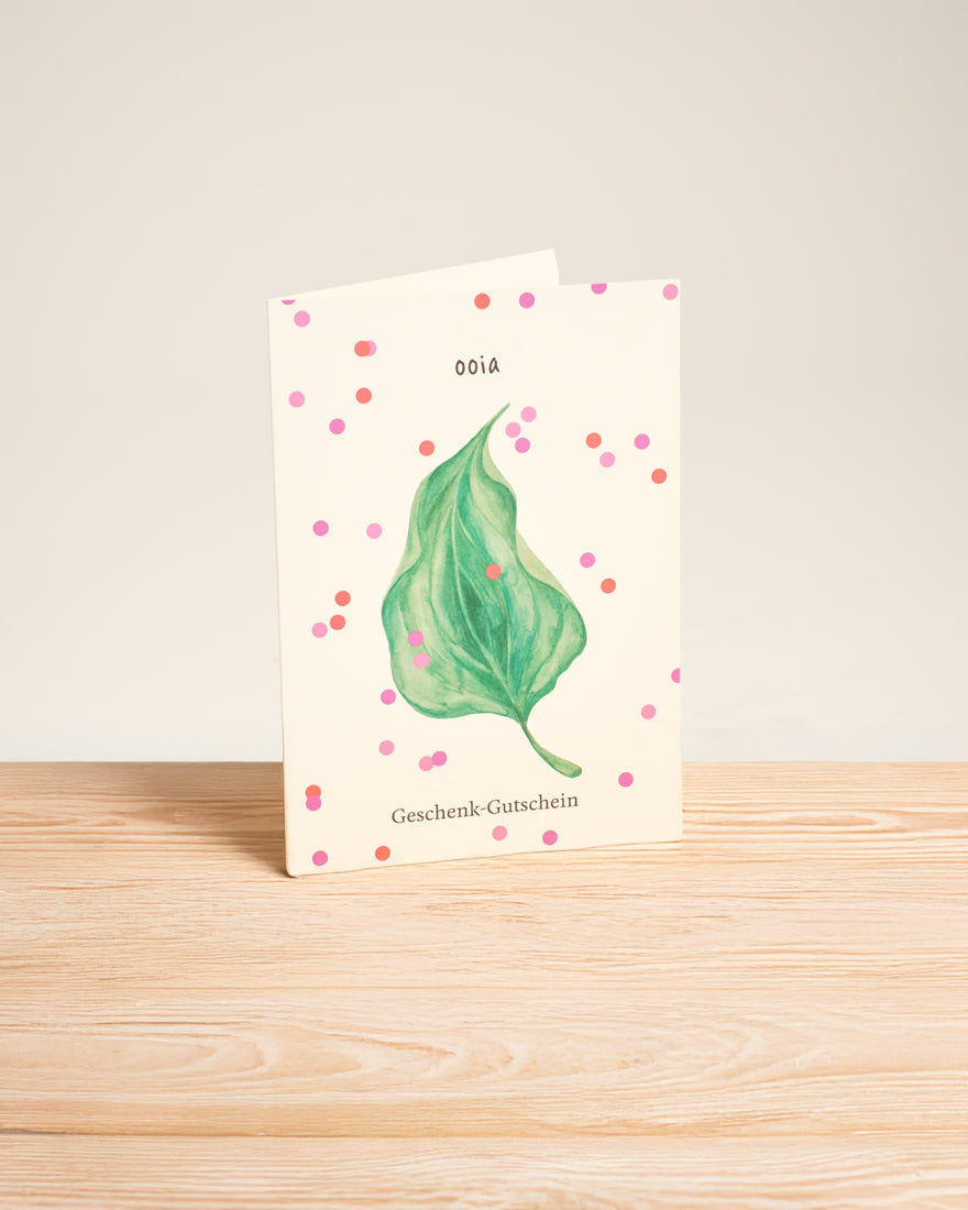 ooia Geschenkgutschein Karte aufgestellt
