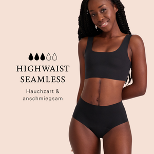 Periodenunterwäsche von ooia in Schwarz, auslaufsicherer Highwaist Seamless als Teil des Night Protection Set. Hauchzart und anschmiegsam für ruhige Nächte.