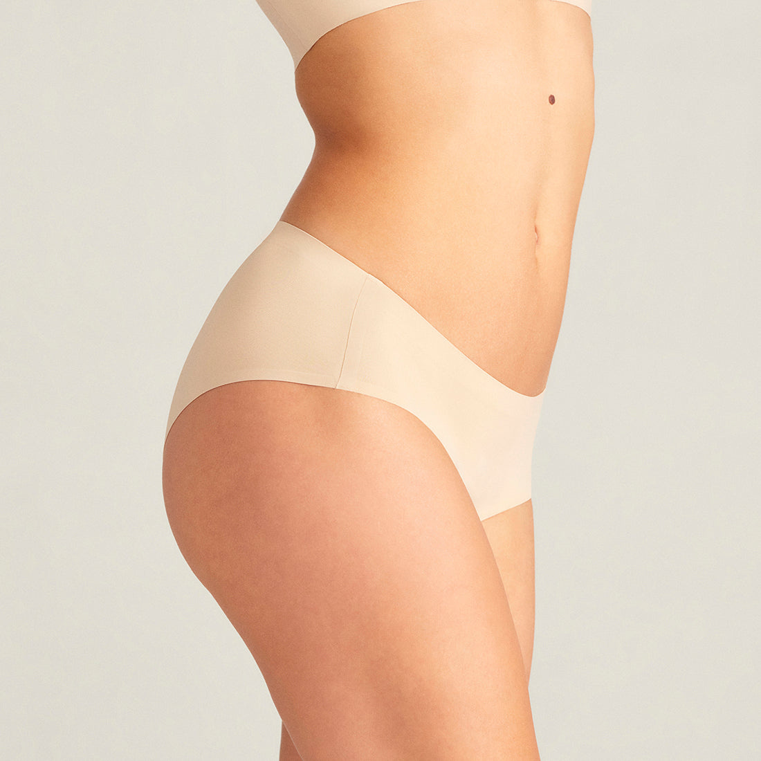 ooia everyday Hipster Seamless in Beige – nahtlose Unterwäsche, die Slipeinlagen ersetzt.