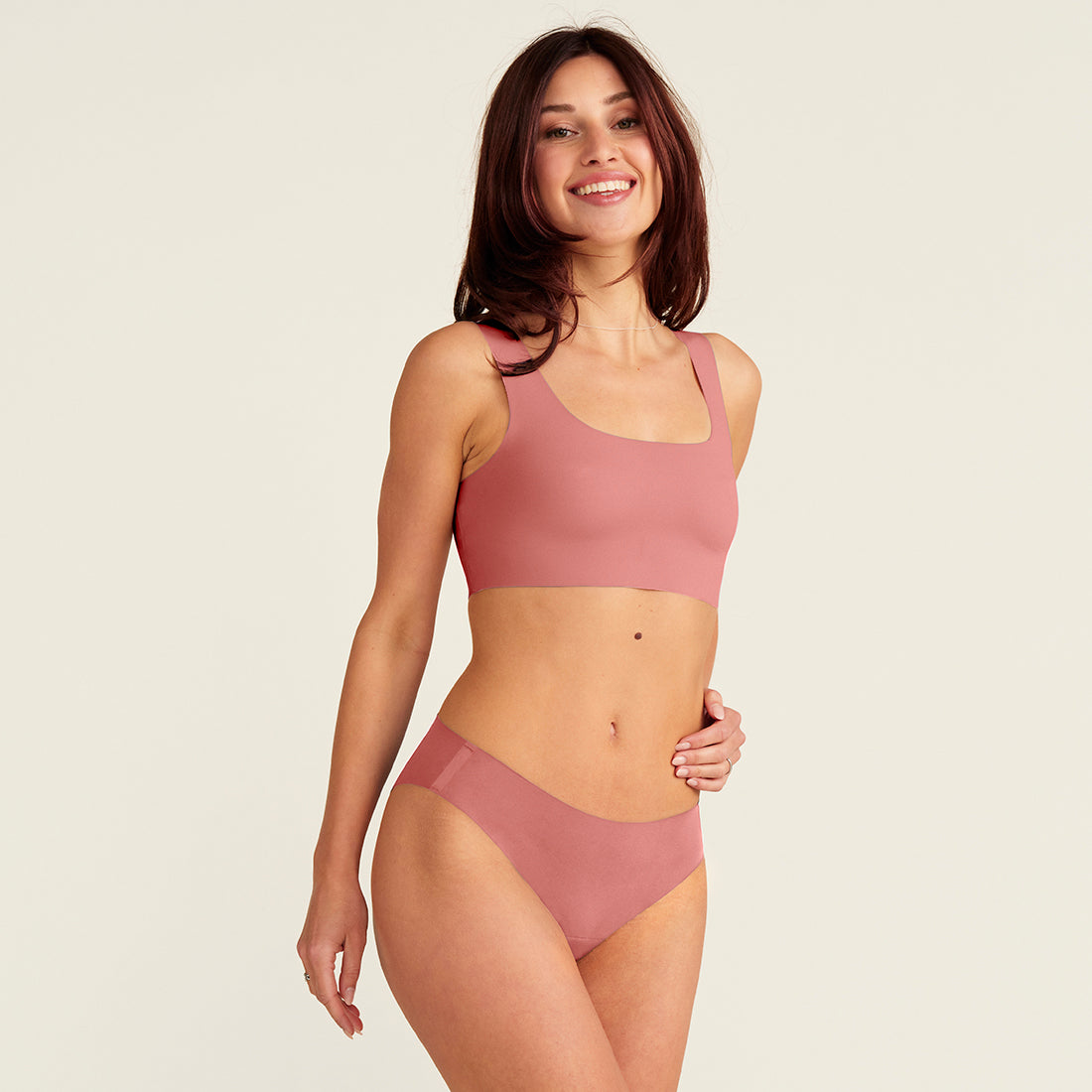 ooia everyday Slip Seamless in Dusky Pink – nahtlose Unterwäsche, die Slipeinlagen ersetzt.