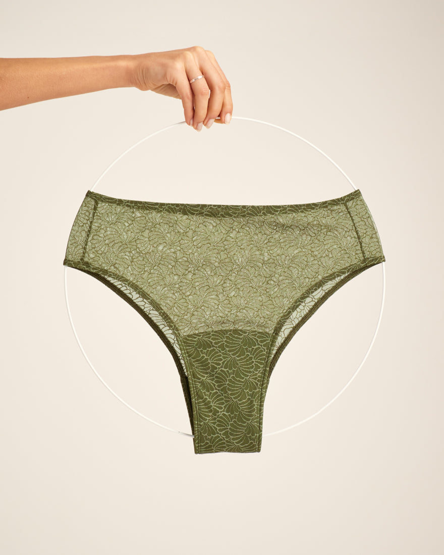 Detailansicht des Materials der ooia Periodenunterwäsche Highwaist Cheeky Mesh khaki, Freisteller