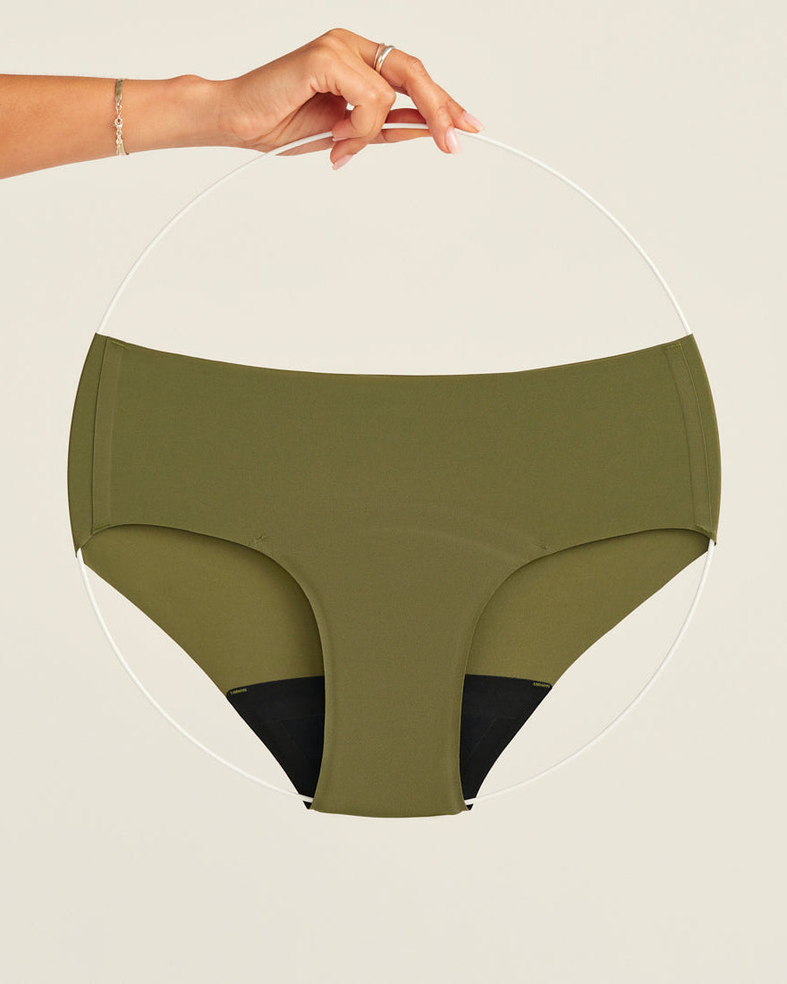 ooia Periodenunterwäsche Hipster Seamless Extra Strong in khaki, Freisteller