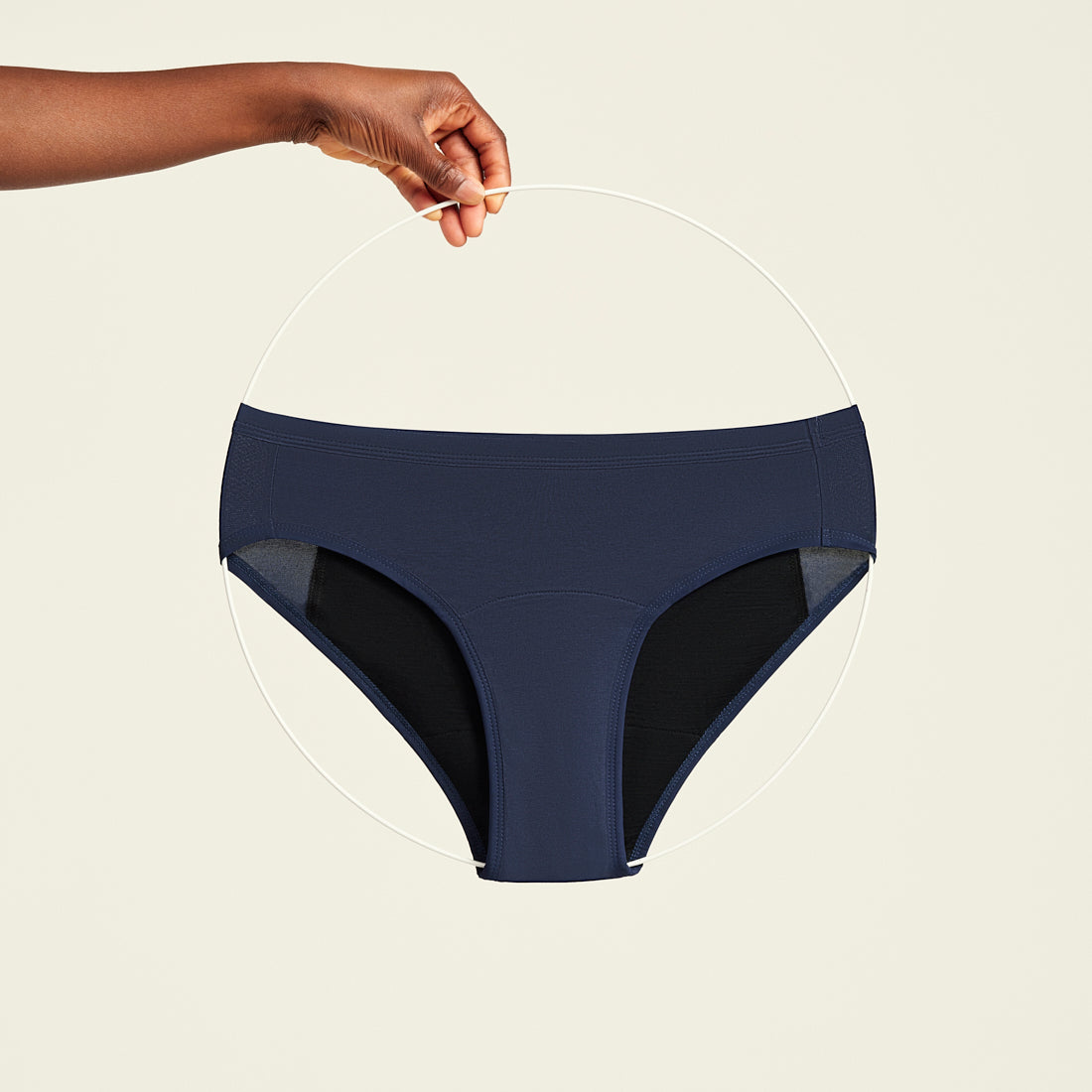 ooia Slip Basic Extra Strong in Midnight – Periodenunterwäsche im klassischen Schnitt mit extra starker Saugkraft. Freisteller.